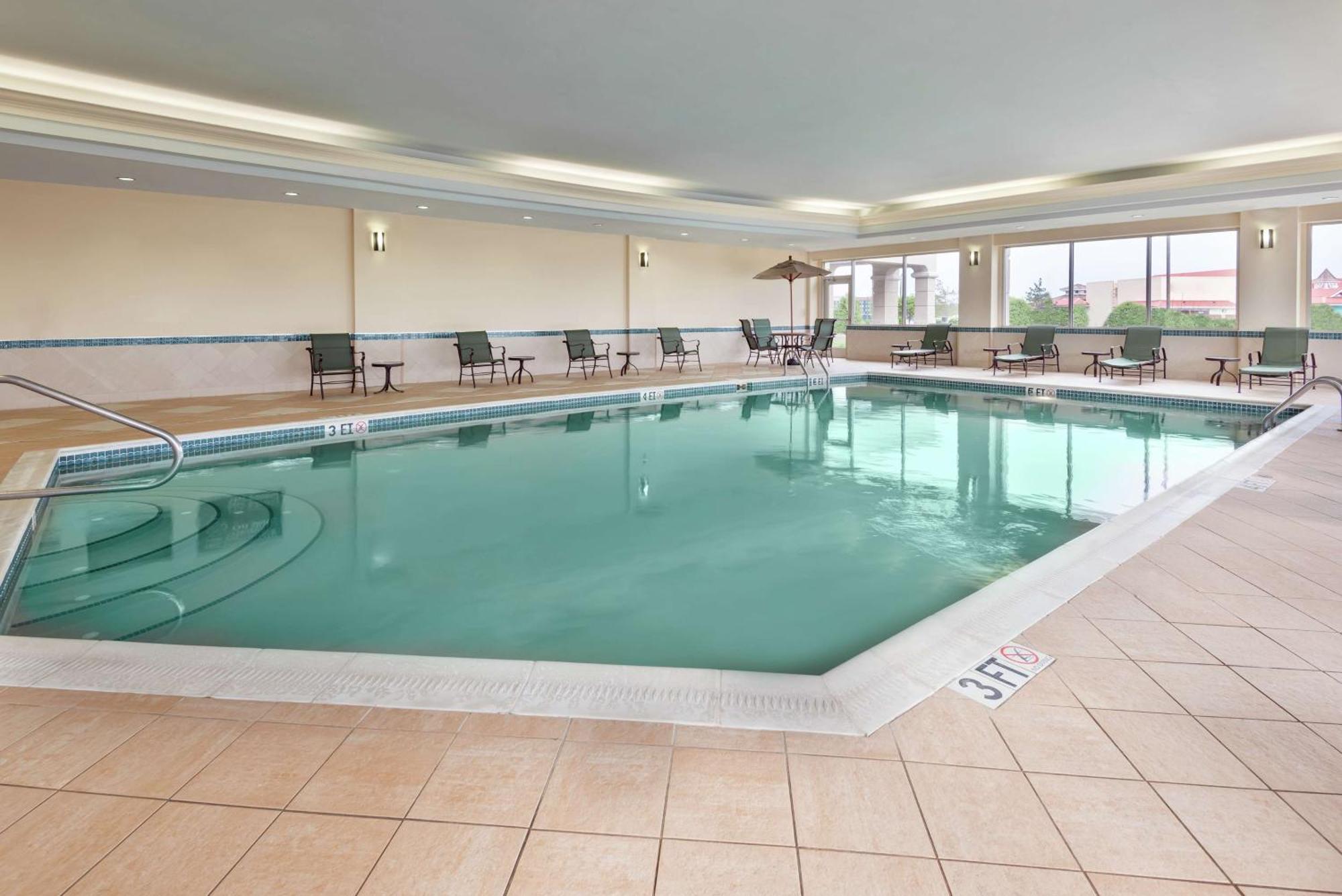 Hampton Inn & Suites Cleveland-ביצ'ווד מראה חיצוני תמונה
