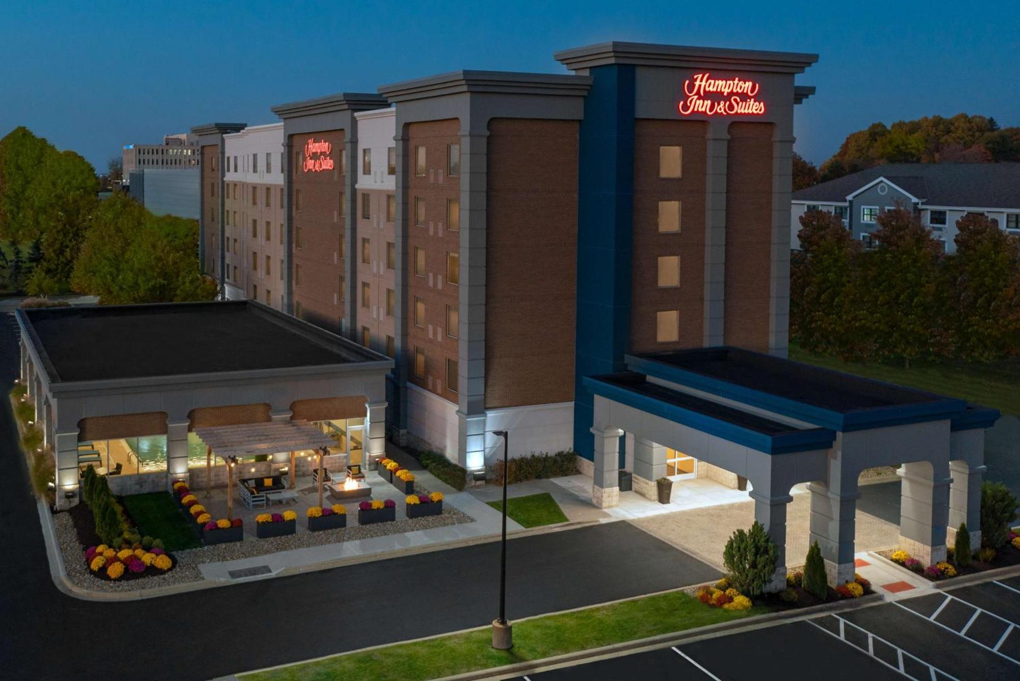 Hampton Inn & Suites Cleveland-ביצ'ווד מראה חיצוני תמונה