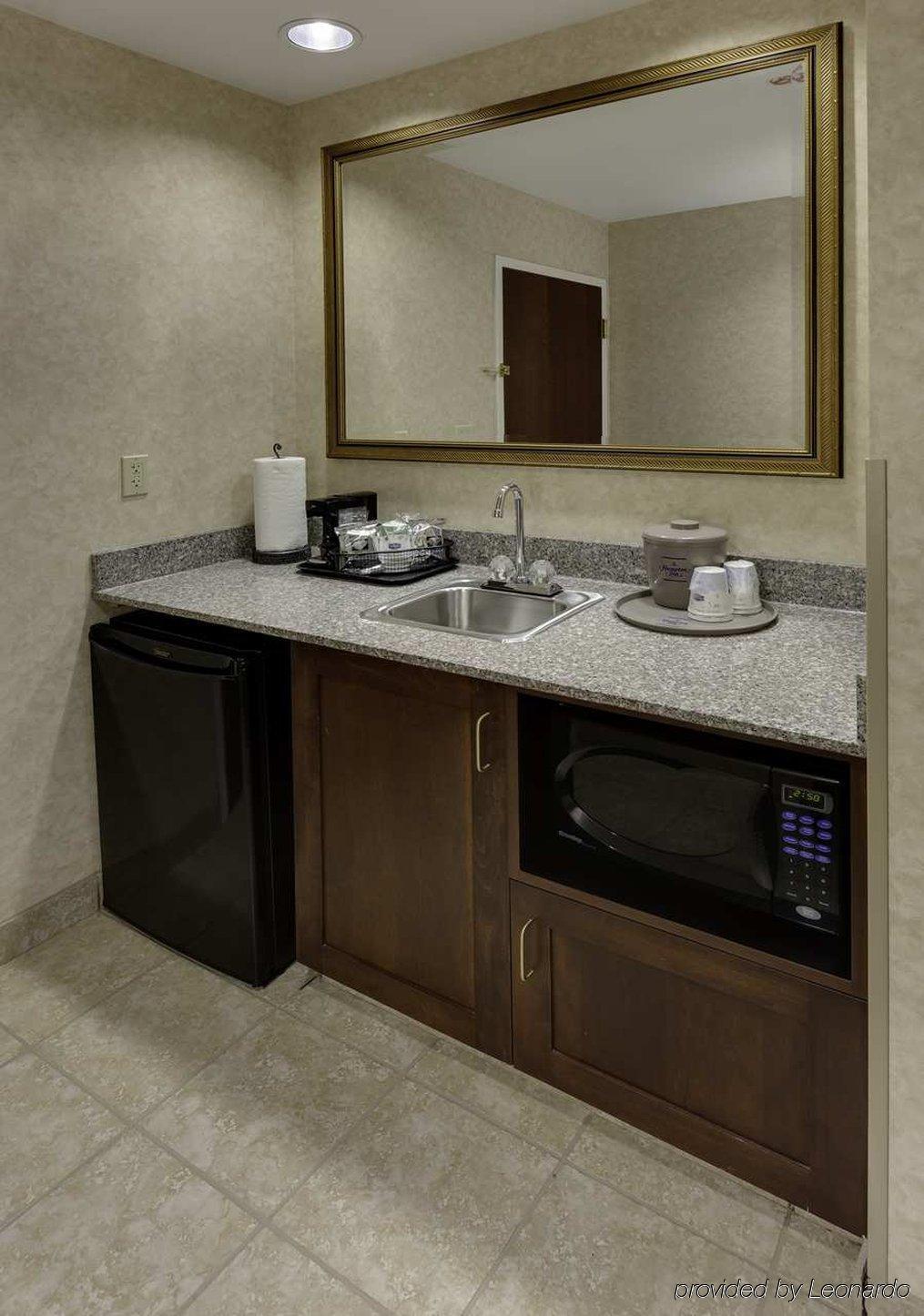Hampton Inn & Suites Cleveland-ביצ'ווד מראה חיצוני תמונה